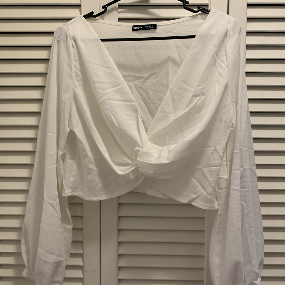 NEW!! White long sleeve crop top blouse